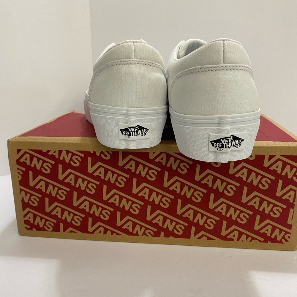 VANS - Picture 5 of 14